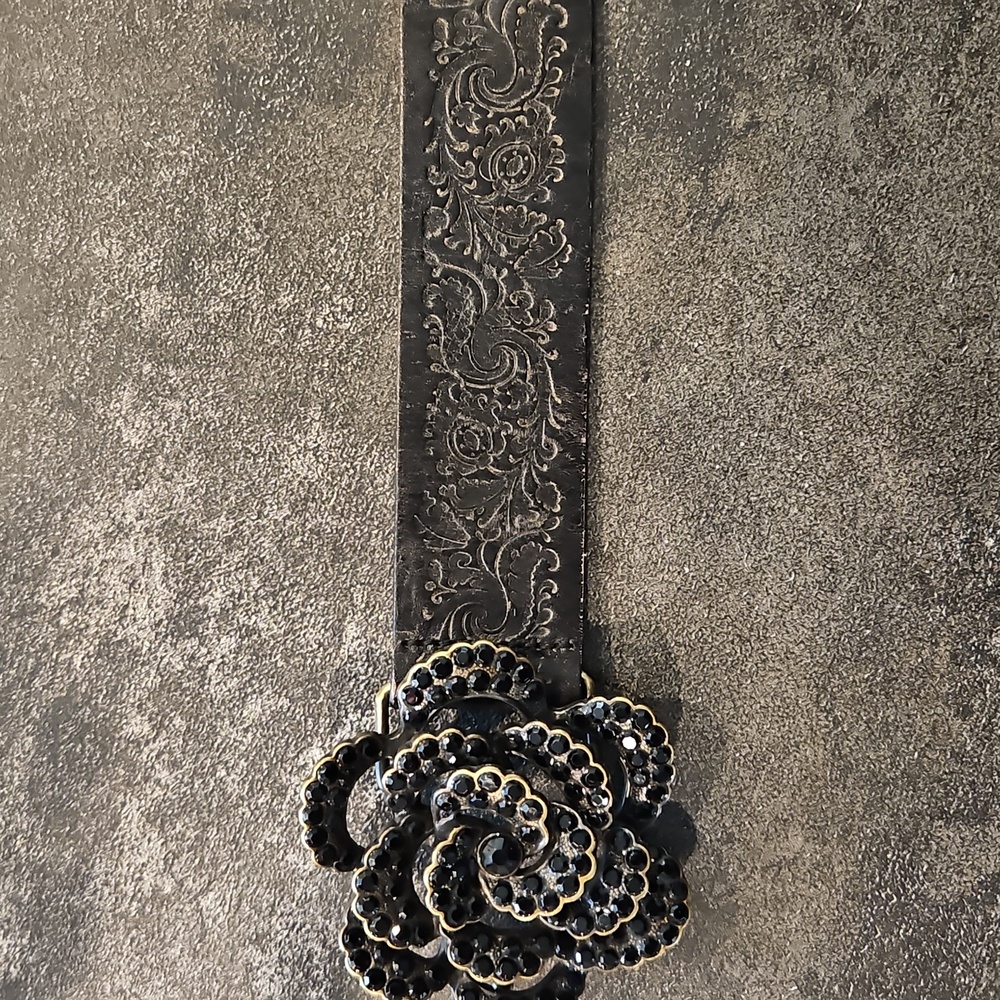 FOSSIL Leather Embossed Belt - Picture 2 of 6